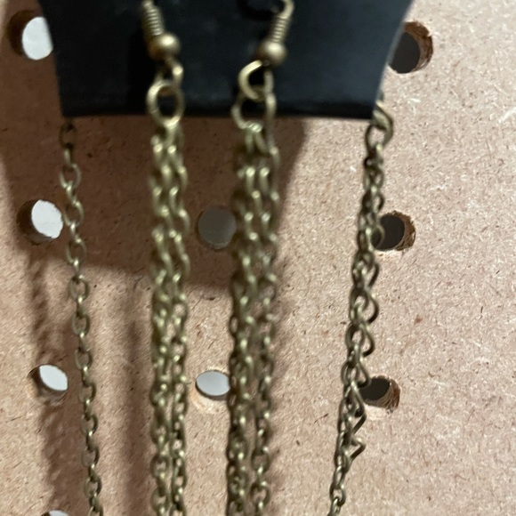 Extra long full copper chain necklace with an open work medallion. - Picture 3 of 4